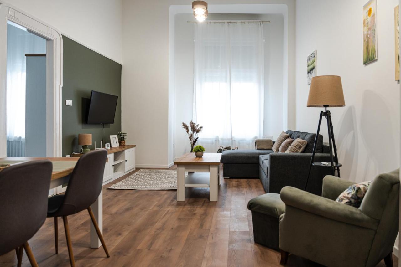 Volenter Lux Apartment Uno Baja Εξωτερικό φωτογραφία