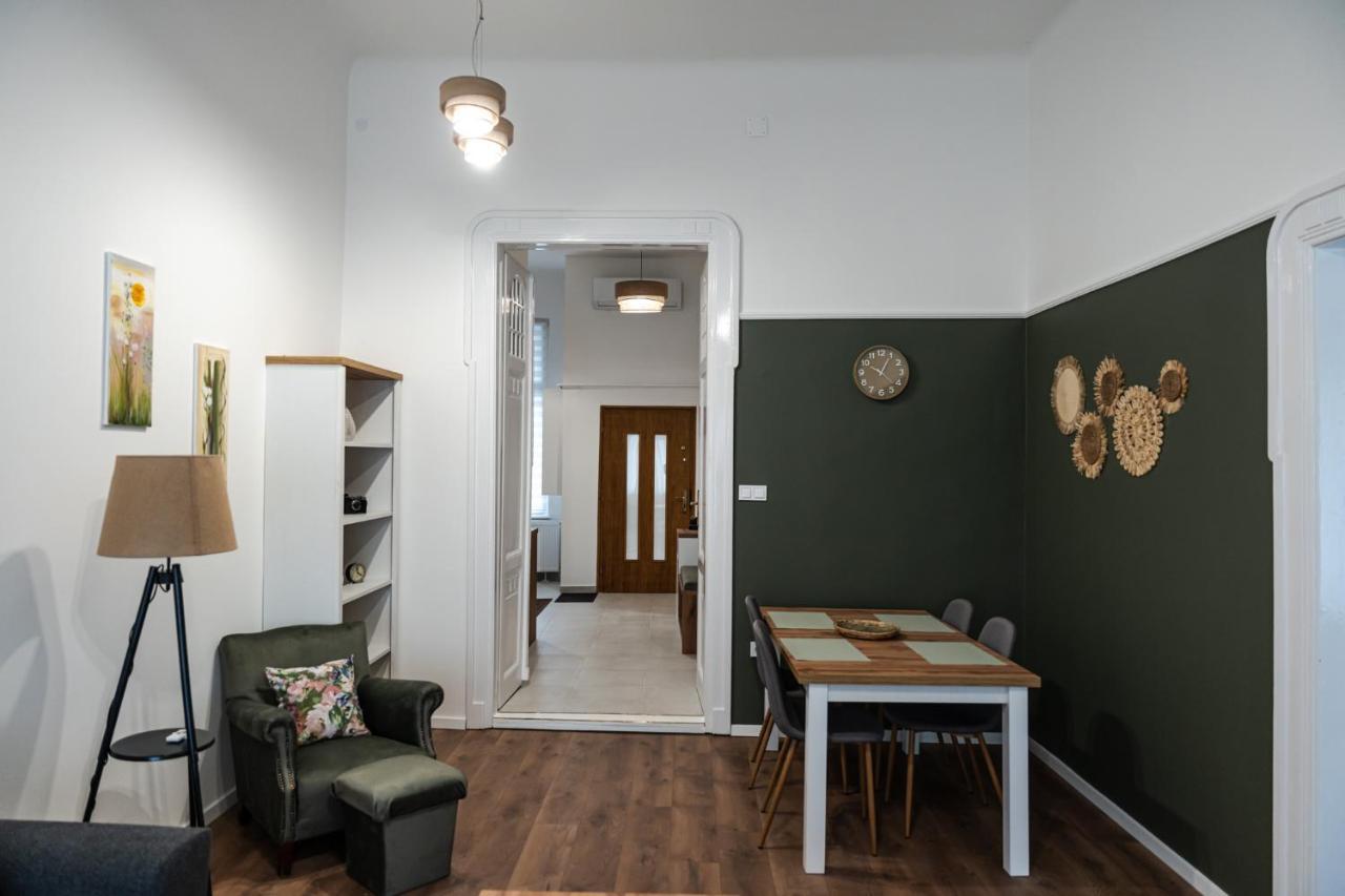 Volenter Lux Apartment Uno Baja Εξωτερικό φωτογραφία