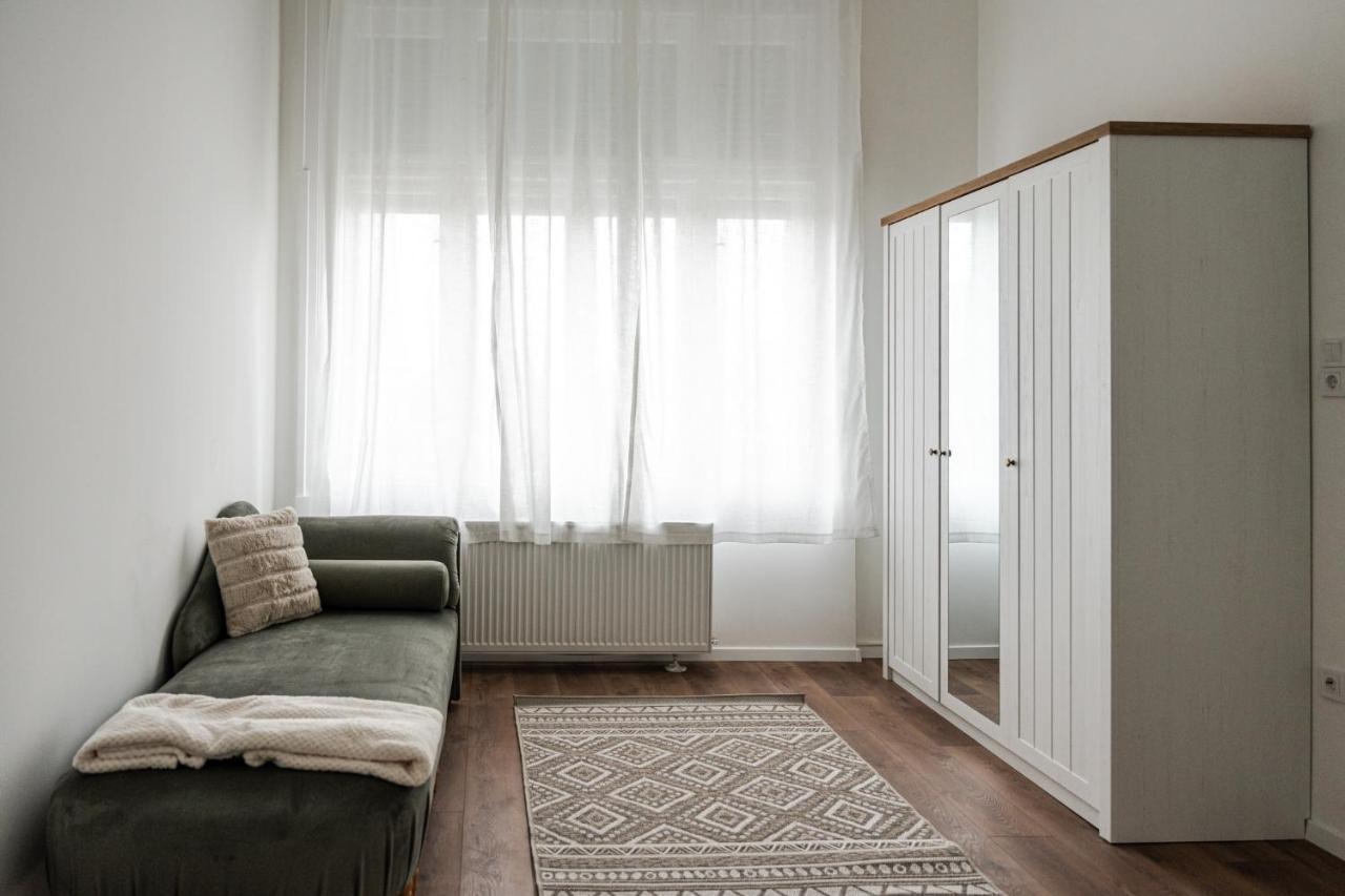 Volenter Lux Apartment Uno Baja Εξωτερικό φωτογραφία